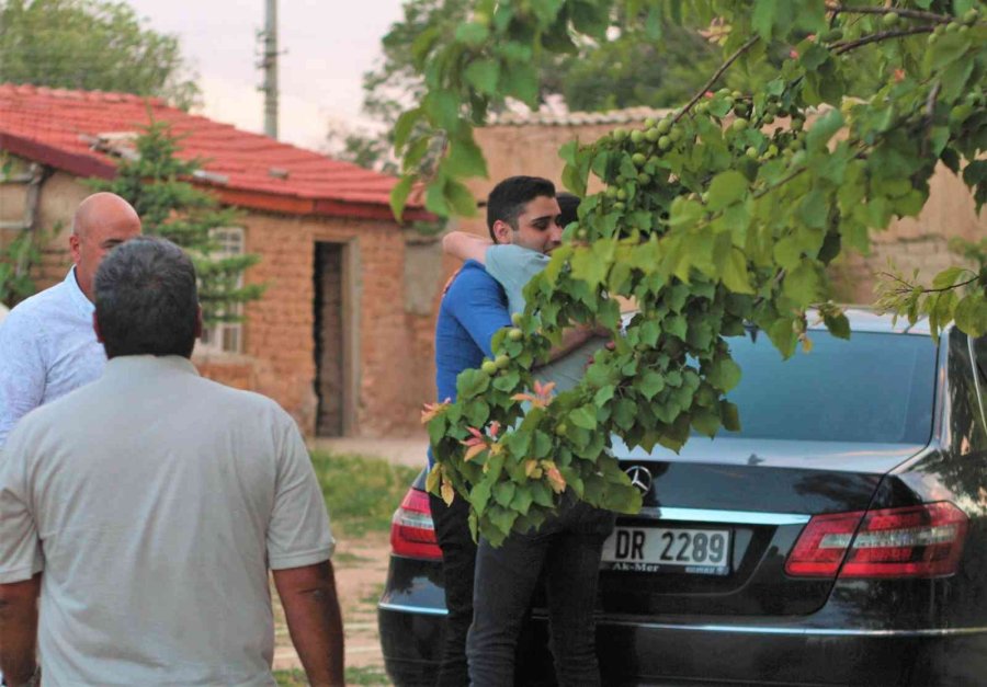 Tahliye Olan Kadir Şeker Evine Geldi