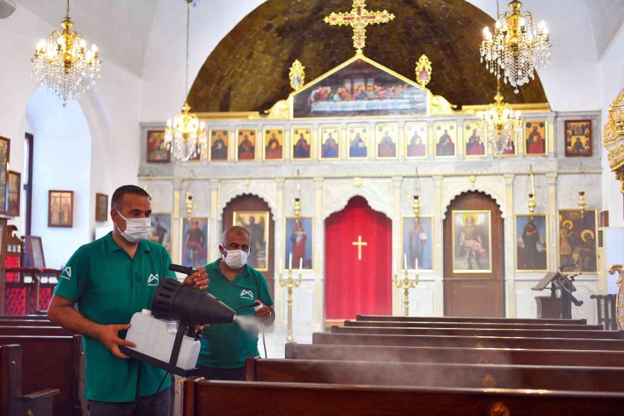 Mersin’de Mezarlıklar Ve İbadethaneler Bayrama Hazır