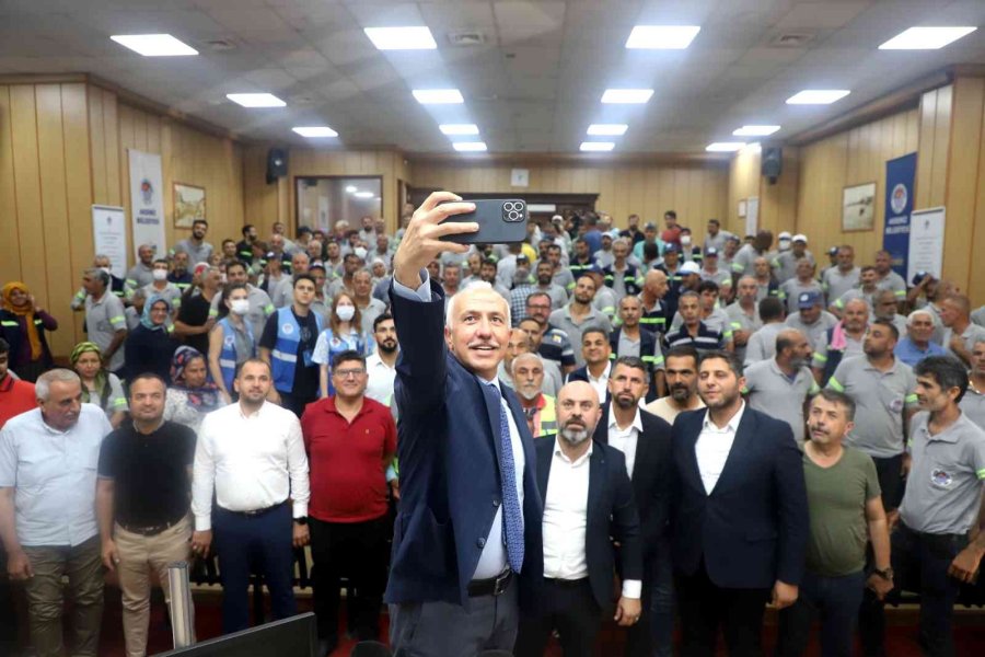 Akdeniz Belediyesinde Toplu Sözleşmesi Sevinci