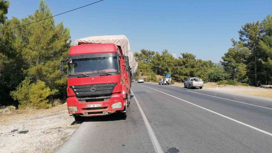 Alkollü Sürücü Tomruk Kamyonuyla Karayolunu Savaş Alanına Çevirdi