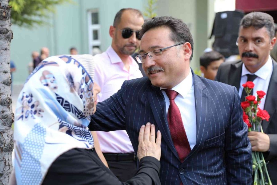 Vali Çiçek, Bayram Ziyaretlerinde Bulundu