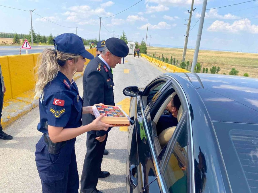 İl Jandarma Komutanı Atasoy’dan Kontrol Noktalarına Ziyaret