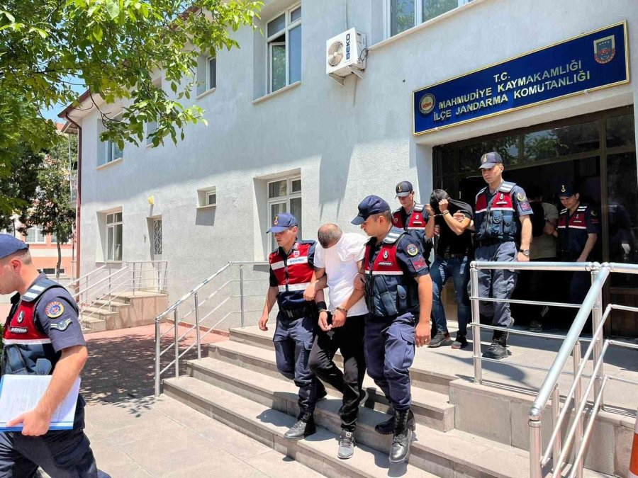Yaklaşık 100 Bin Tl’lik Hırsızlık Olaylarına Karışan 5 Şüpheli Yakalandı