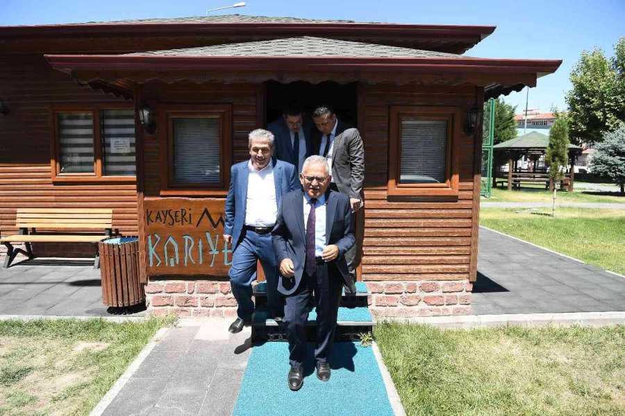 Başkan Büyükkılıç, Kariyer Merkezi’ni Ziyaret Etti