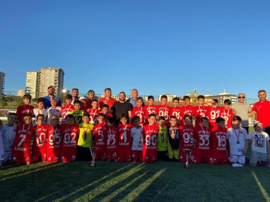 Spor A.ş’den Çifte Şampiyonluk