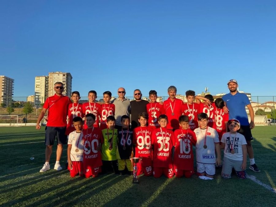 Spor A.ş’den Çifte Şampiyonluk