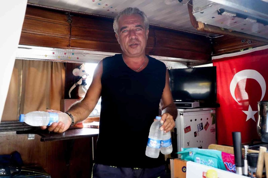 Denize Otellerden Daha Yakınlar, Turistleri Bile Kıskandırıyorlar