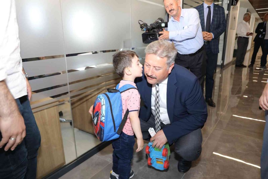 Başkan Palancıoğlu, Belediye Personelleriyle Bayramlaştı