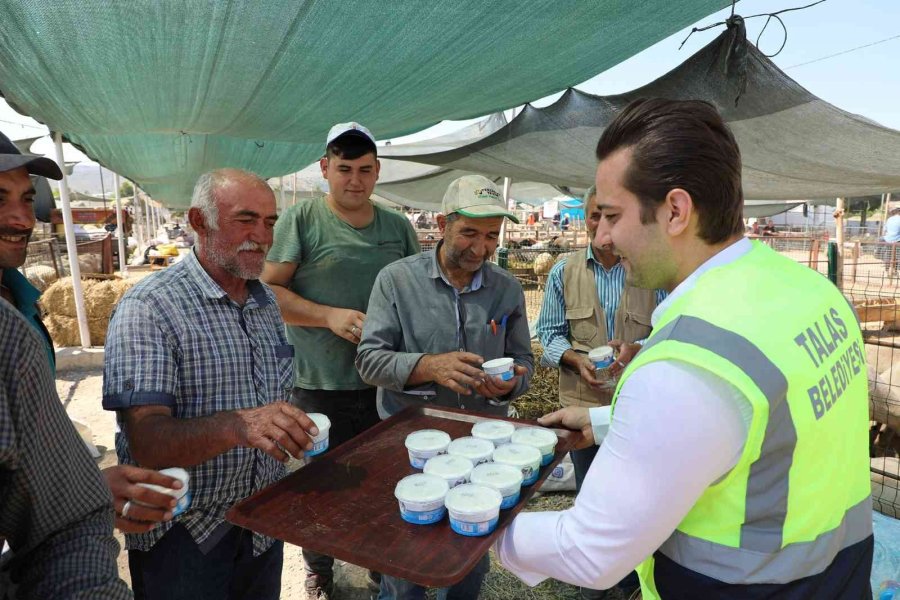 Talas Belediyesi’nden Kurban Bayramı’nda Dondurma İkramı