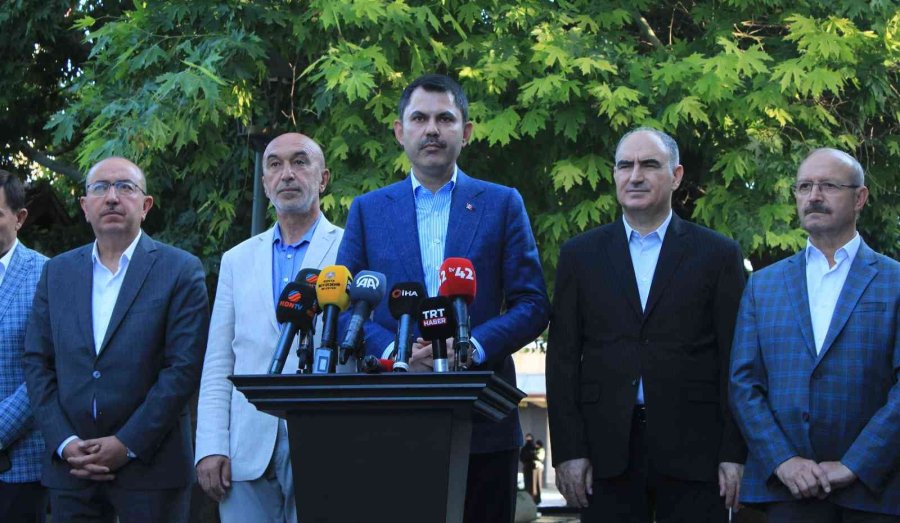 Bakan Kurum Bayram Namazını Konya’da Kıldı