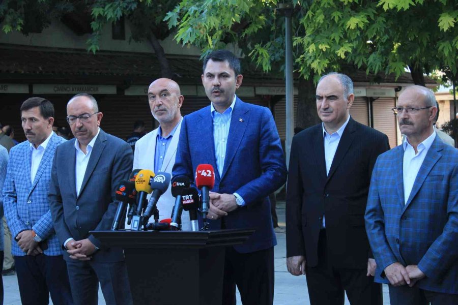 Bakan Kurum Bayram Namazını Konya’da Kıldı