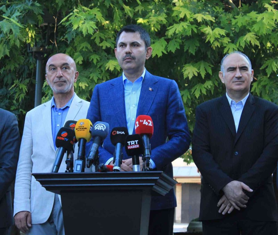 Bakan Kurum Bayram Namazını Konya’da Kıldı