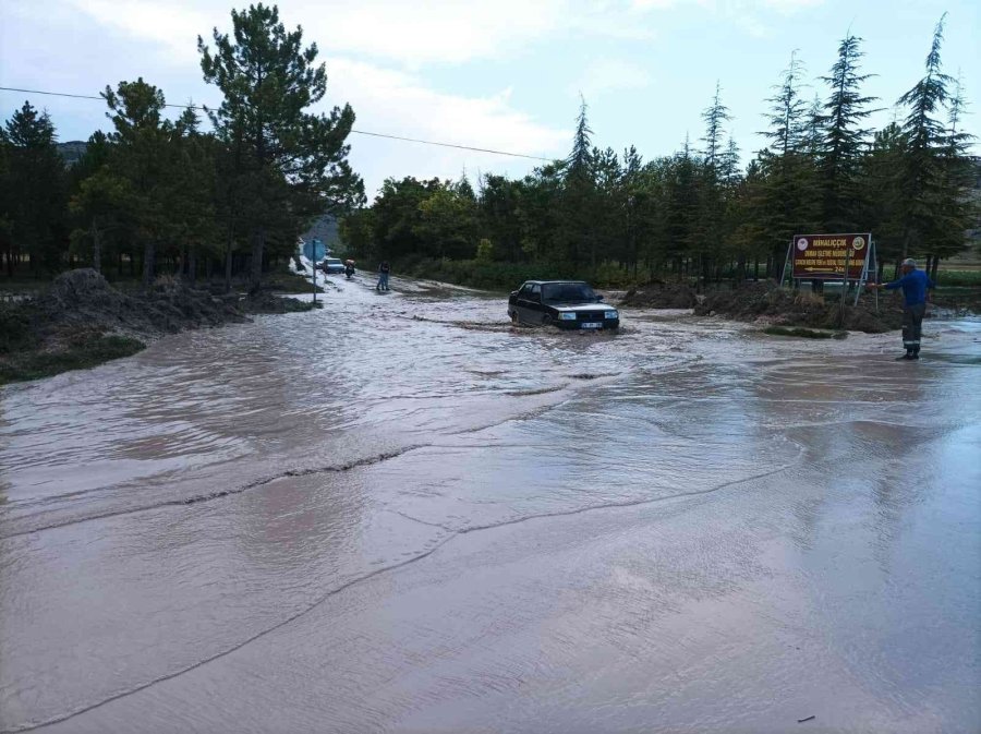 Alpu’da Sağanak Yağış Ve Dolu, Bayram Sevincinin Önüne Geçti