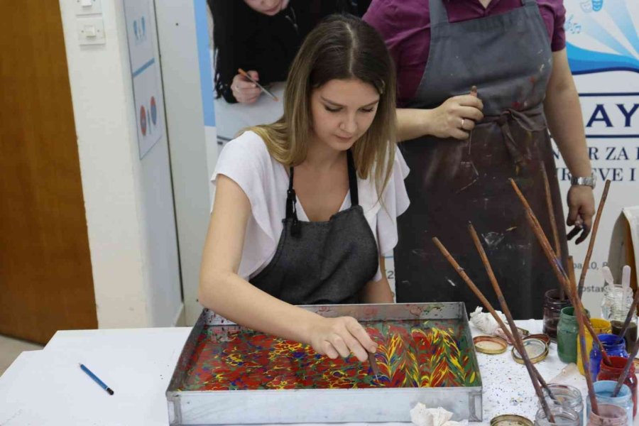 Kaymek’ten Kardeş Şehir Mostar’da Ebru Atölye Çalışması