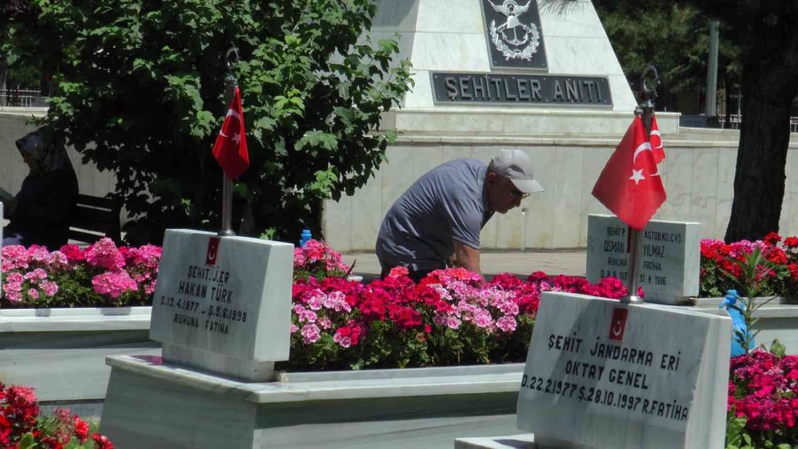 96 Yaşında Şehit Torununa Koştu