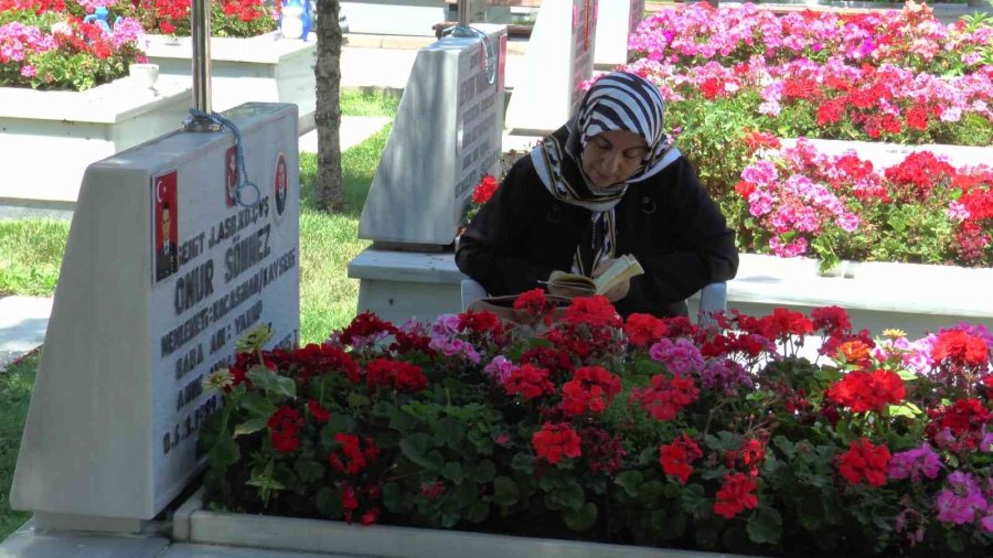 96 Yaşında Şehit Torununa Koştu