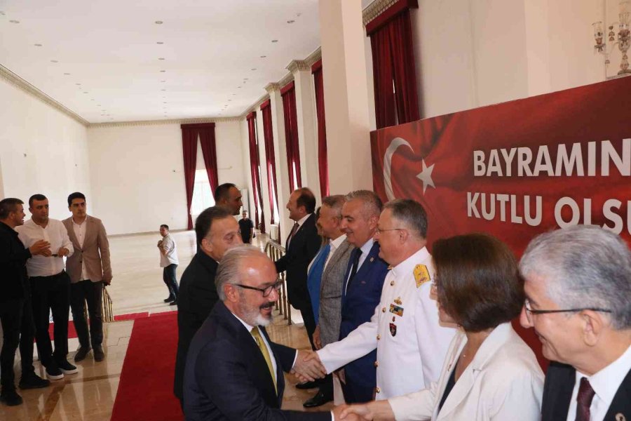 Vali Pehlivan, Kamu Görevlileriyle Bayramlaştı