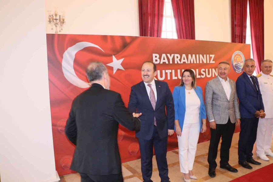 Vali Pehlivan, Kamu Görevlileriyle Bayramlaştı