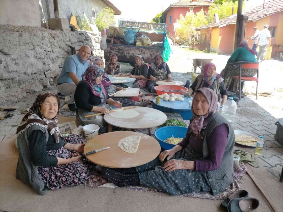 Gemiç’te Yıllardır Süren Güzel Bir Gelenek