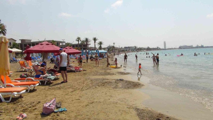 Bayramda Sahiller Boş Kaldı, Ruslar Denizin Tadını Çıkardı