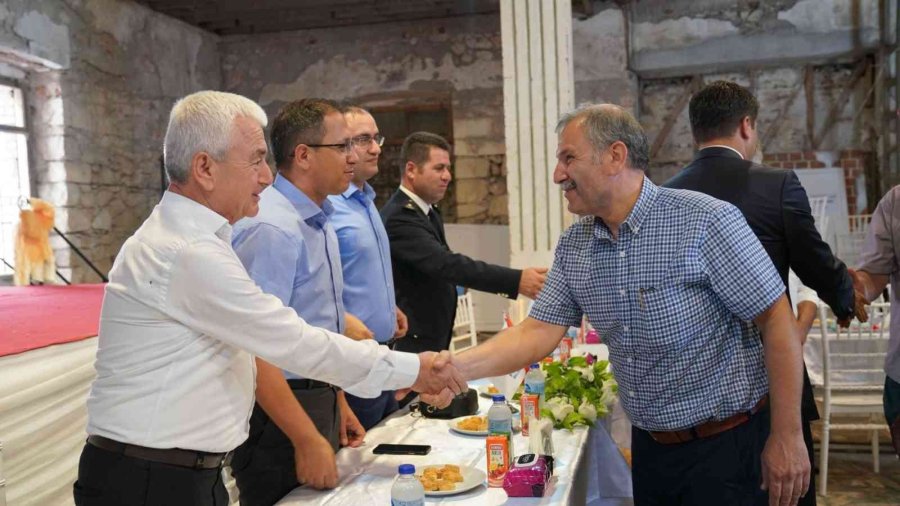 Finike’de Bayramlaşma Töreni Düzenlendi