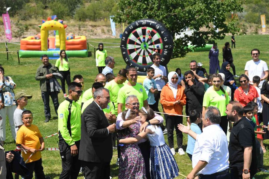 Başkan Büyükkılıç Çocukluk Günlerini Yeniden Yaşadı