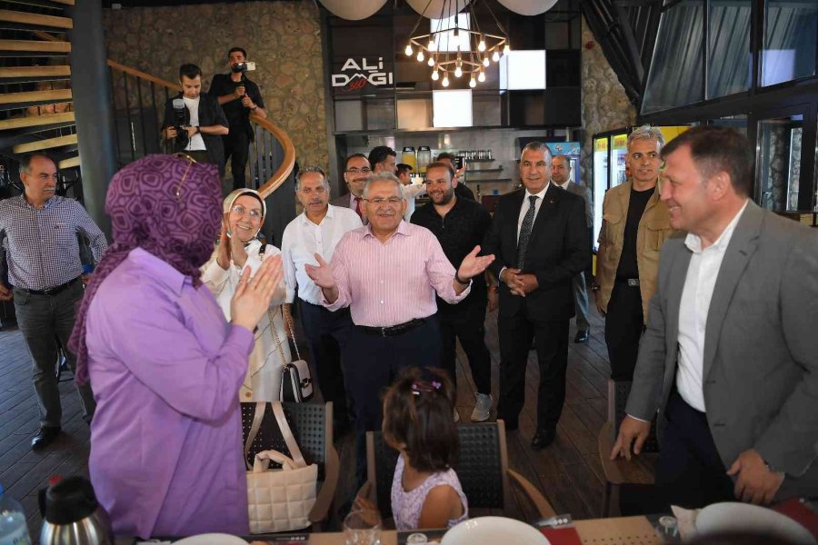 Başkan Büyükkılıç Çocukluk Günlerini Yeniden Yaşadı