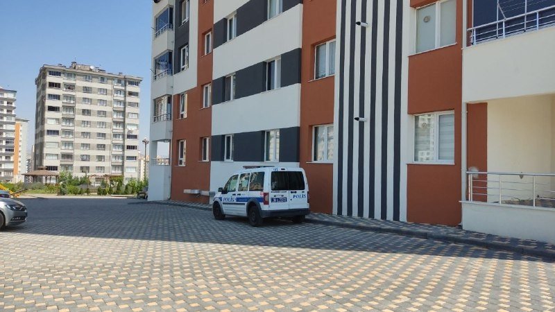 63 Yaşındaki Kadın Odasında Ölü Bulundu