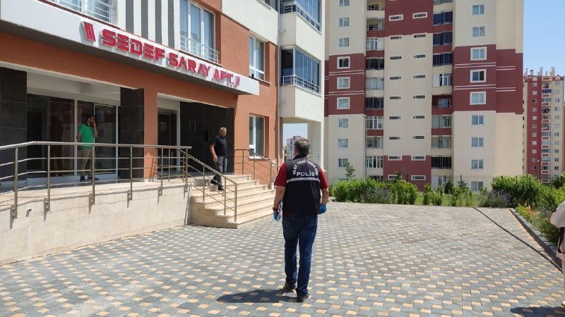 63 Yaşındaki Kadın Odasında Ölü Bulundu