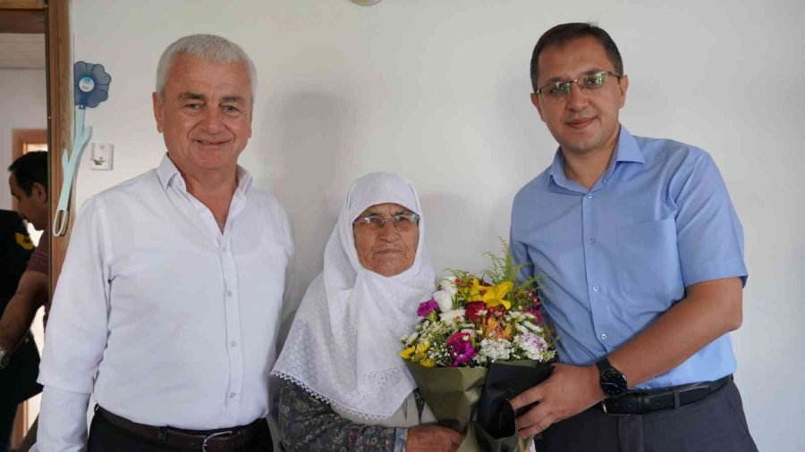 Finike’de Bayramlaşma Töreni Düzenlendi