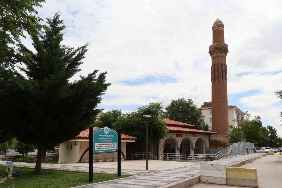 Sellerin Yıkamadığı Eğri Minare Asırlardır Ayakta