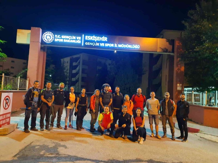 Doğa Sporcularından 10 Kilometrelik Gece Yürüyüşü