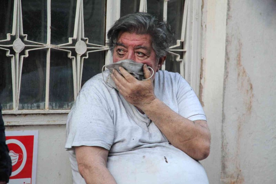 Geçen Yıl Evinde Çıkan Yangında Yaralanan Yaşlı Adam Evinde Ölü Bulundu