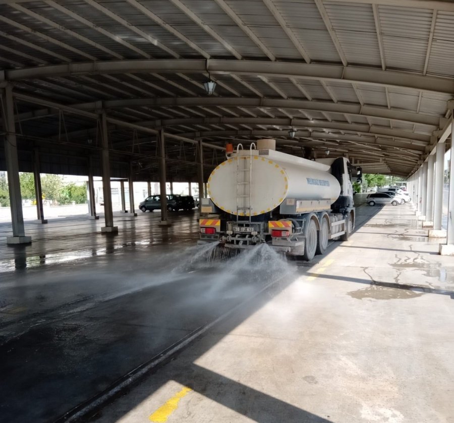 Melikgazi, Kurban Kesimi Sonrasında Pırıl Pırıl Temizleniyor