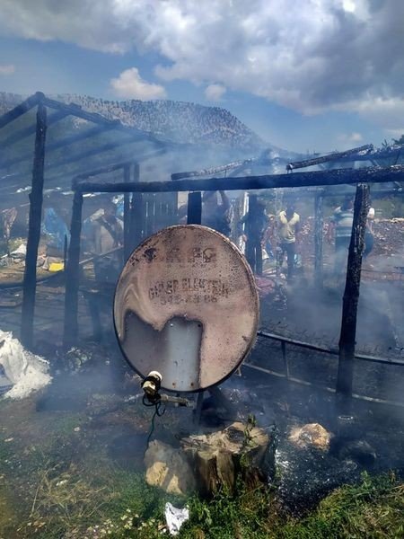 Naylonla Kaplı Baraka Saniyeler İçinde Kül Oldu