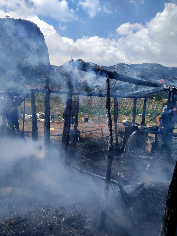 Naylonla Kaplı Baraka Saniyeler İçinde Kül Oldu