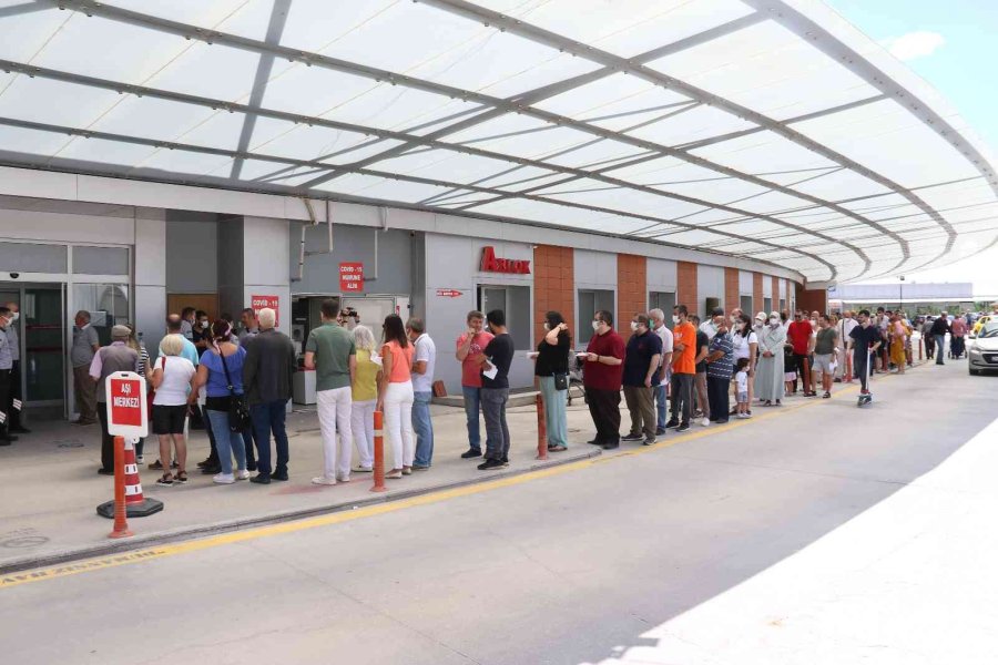 Bakan Koca’nın Çağrısının Ardından Hatırlatma Dozu Randevuları Doldu