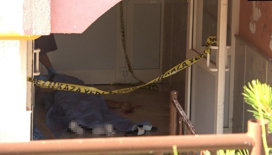 Tartıştığı Komşusunu Sırtından Vurarak Öldürdü