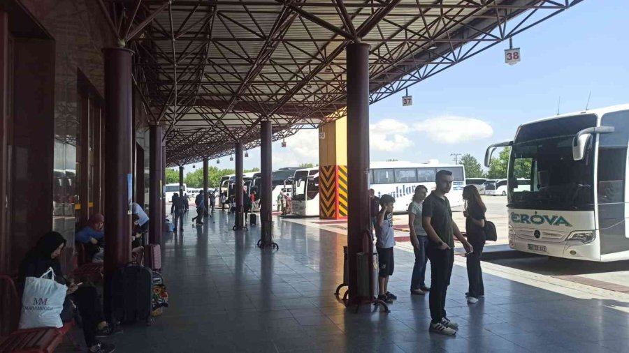Bayramın Son Gününde Otogar Sessiz Kaldı