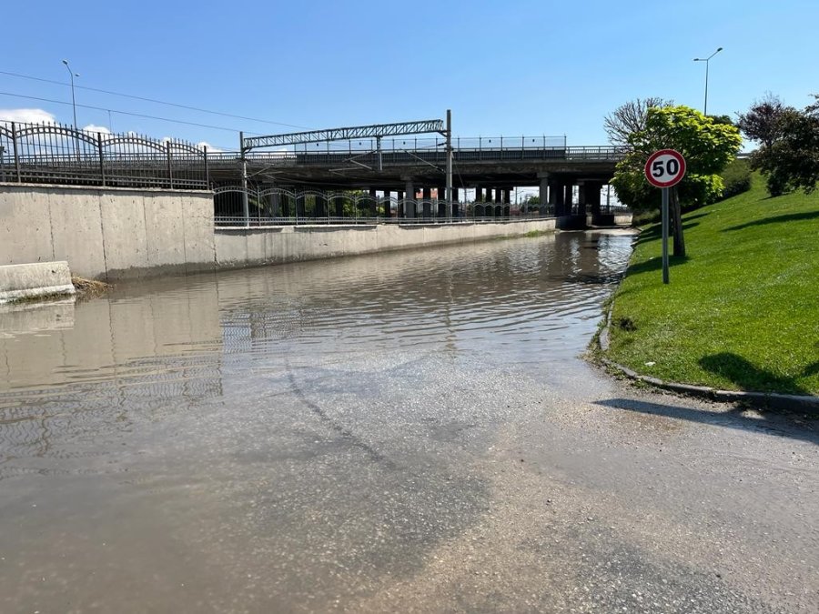 Göle Dönen Yol, Sürücülere Zor Anlar Yaşattı