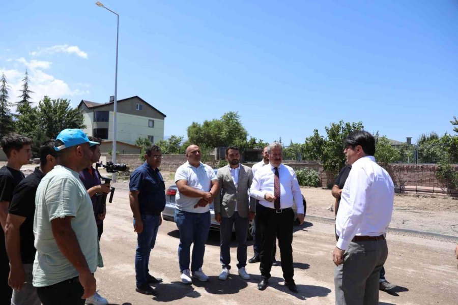 Başkan Palancıoğlu, Erenköy’deki Asfalt Çalışmalarını İnceledi
