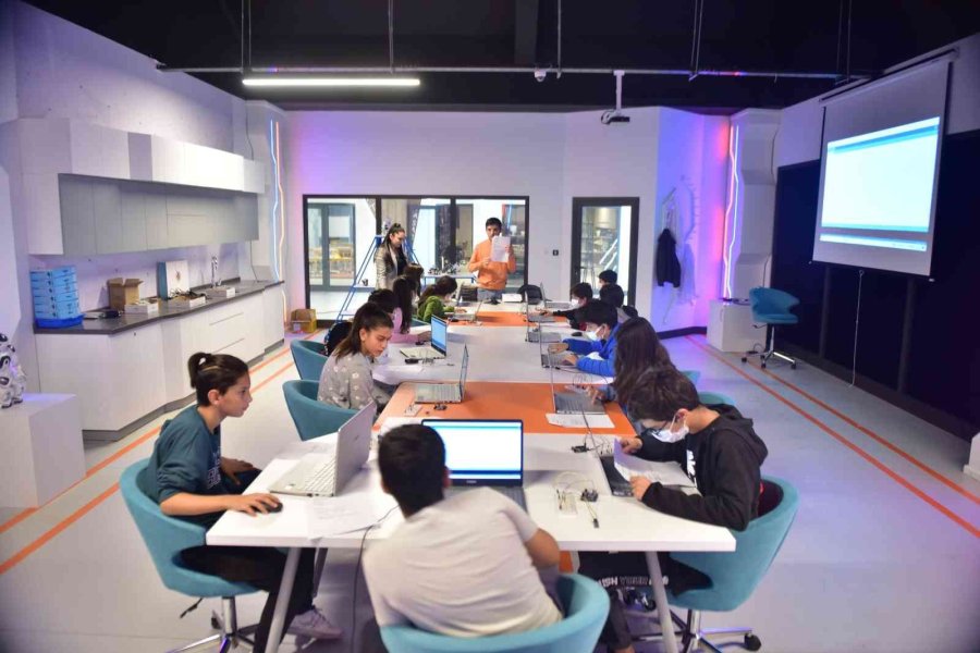 Antalya Bilim Merkezi’ne 443 Bin Ziyaretçi