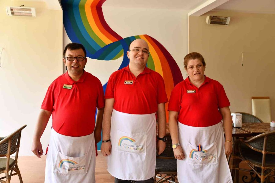 Gökkuşağı Kafe 11 Yaşında