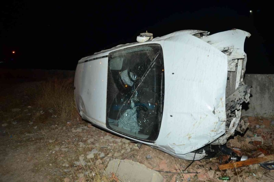 Kulübeye Çarpan Araç Takla Attı: 1 Yaralı