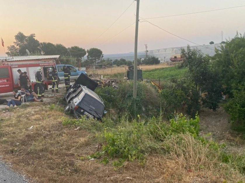 Antalya’da Otomobil Şarampole Yuvarlandı: 5 Yaralı