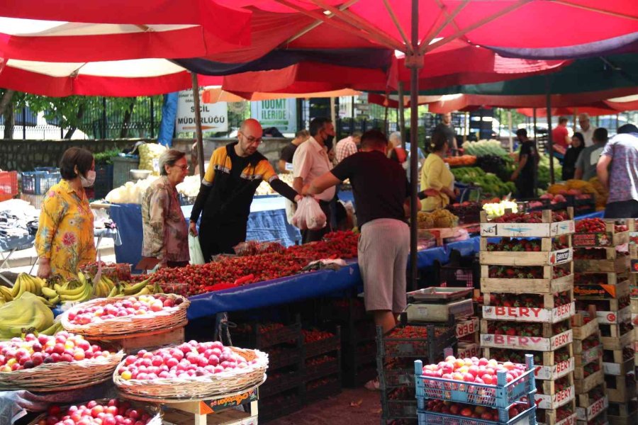 Eskişehir Pazarında Şeftali Pek Talep Görmüyor