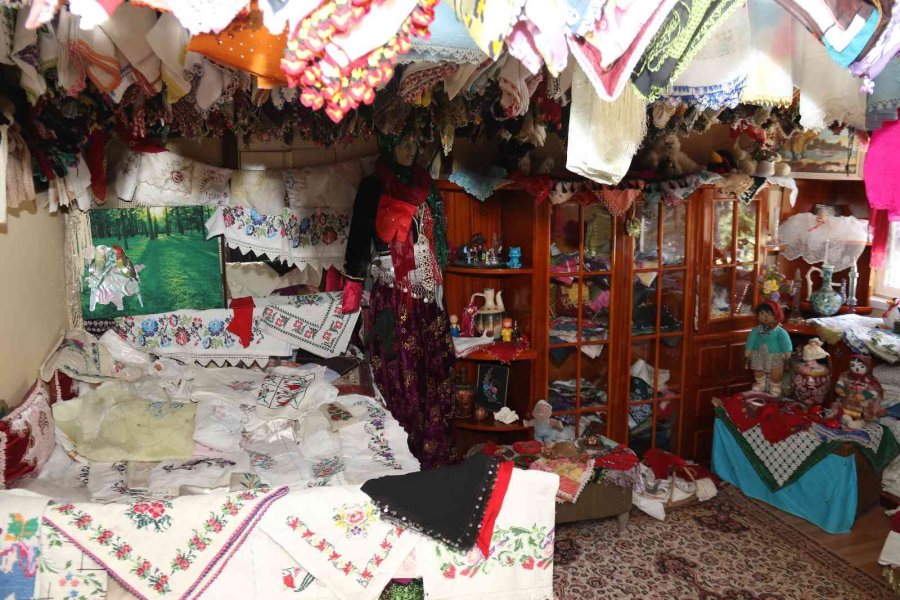 Asırlık Ürünler Nadirliğiyle Dikkat Çekiyor