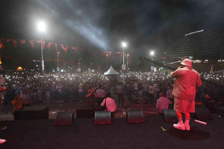 Büyükşehir Konserlerine Yoğun İlgi