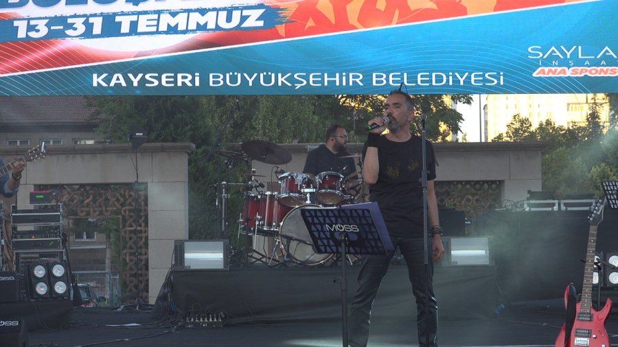 Büyükşehir Konserlerine Yoğun İlgi