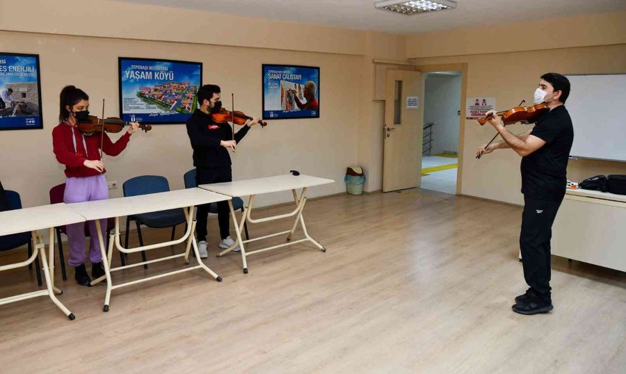 Yaz Dönemi Eğitimlerine 815 Genç Kayıt Oldu